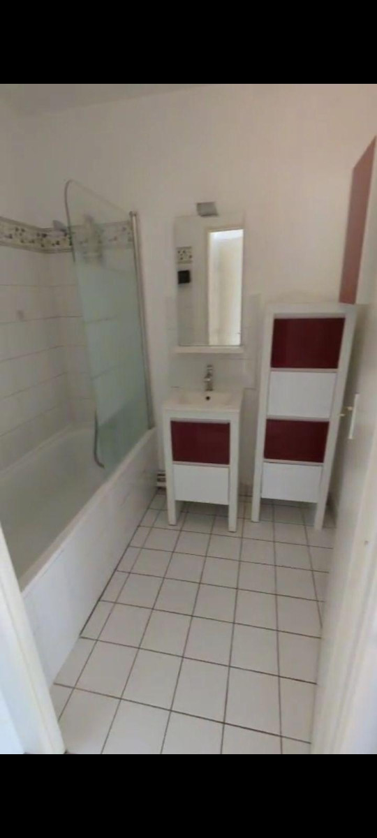 
                                                Location
                                                 Appartement 2P 46

m² bien équipé