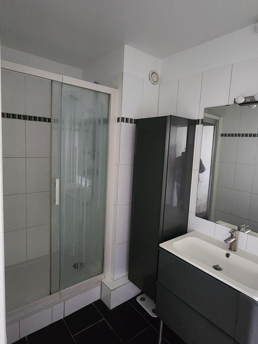 
                                                Location
                                                 Appartement 2p 47m2 Alfortville refait à neuf