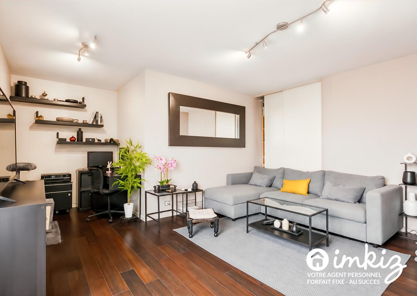 
                                                Vente
                                                 Appartement 2p Dernier étage Terrasse  et Box