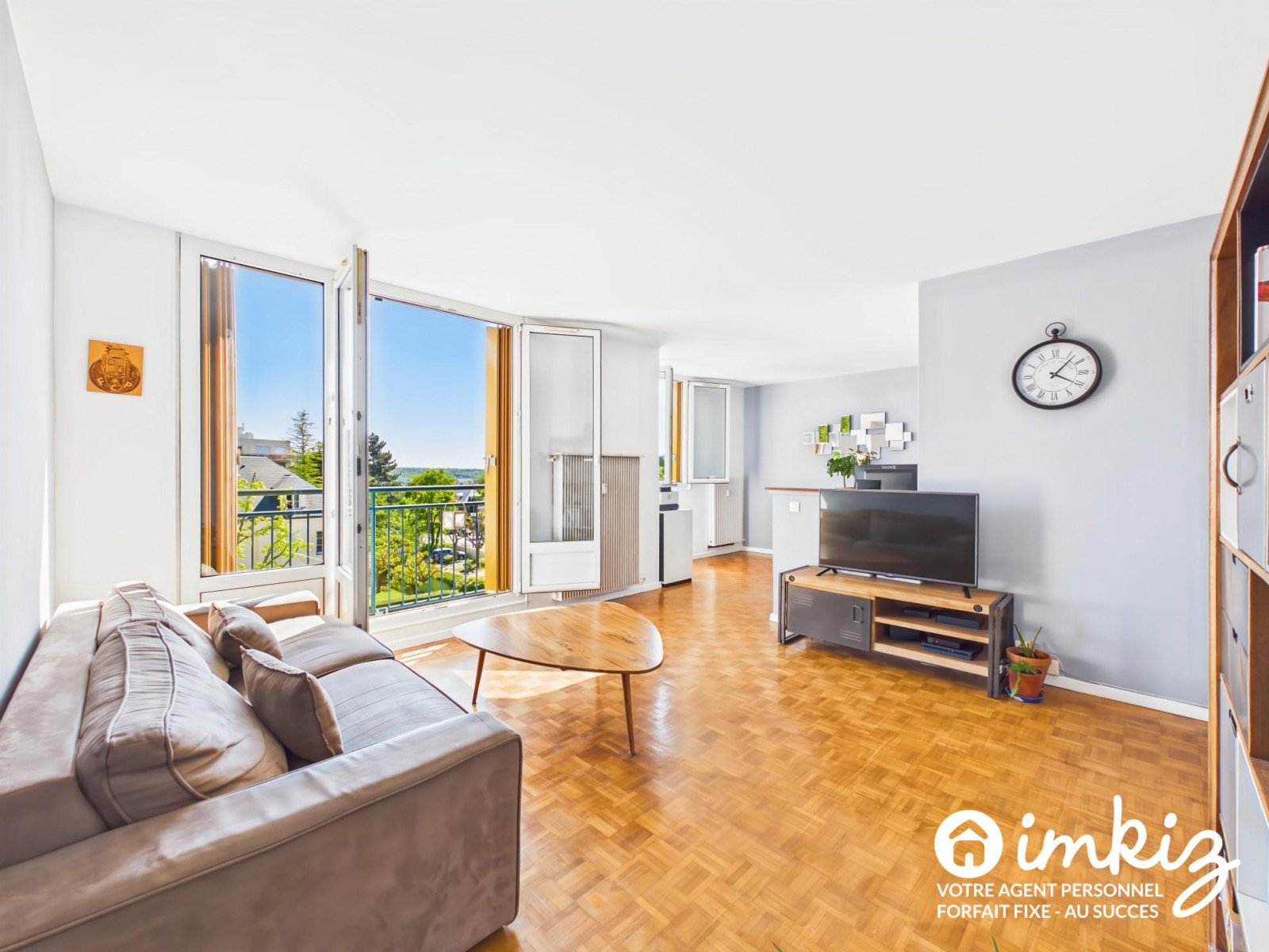 
                                                Vente
                                                 Appartement 3/4 pièces dernier étage
