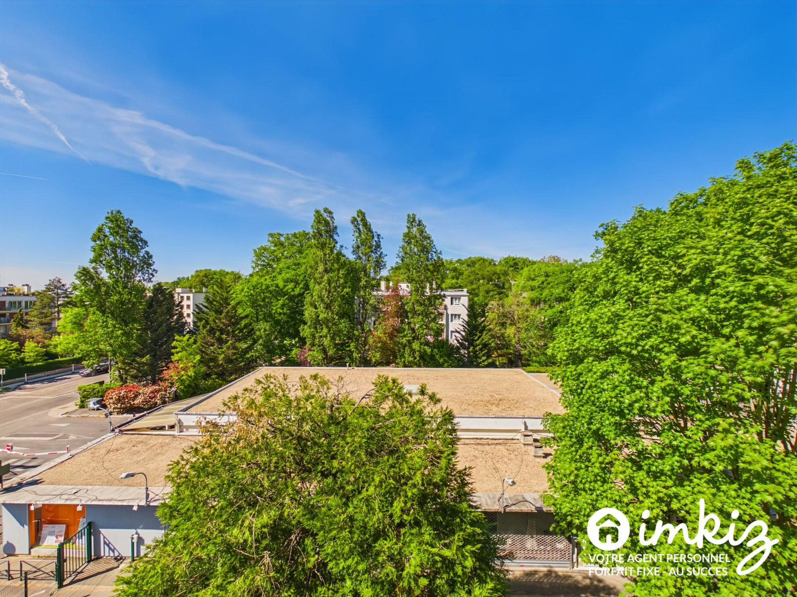 
                                                Vente
                                                 Appartement 3/4 pièces dernier étage