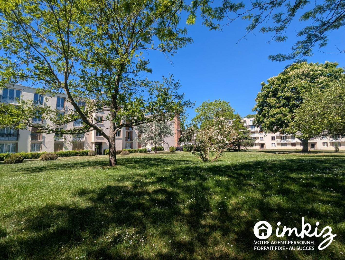 
                                                Vente
                                                 Appartement 3/4 pièces dernier étage