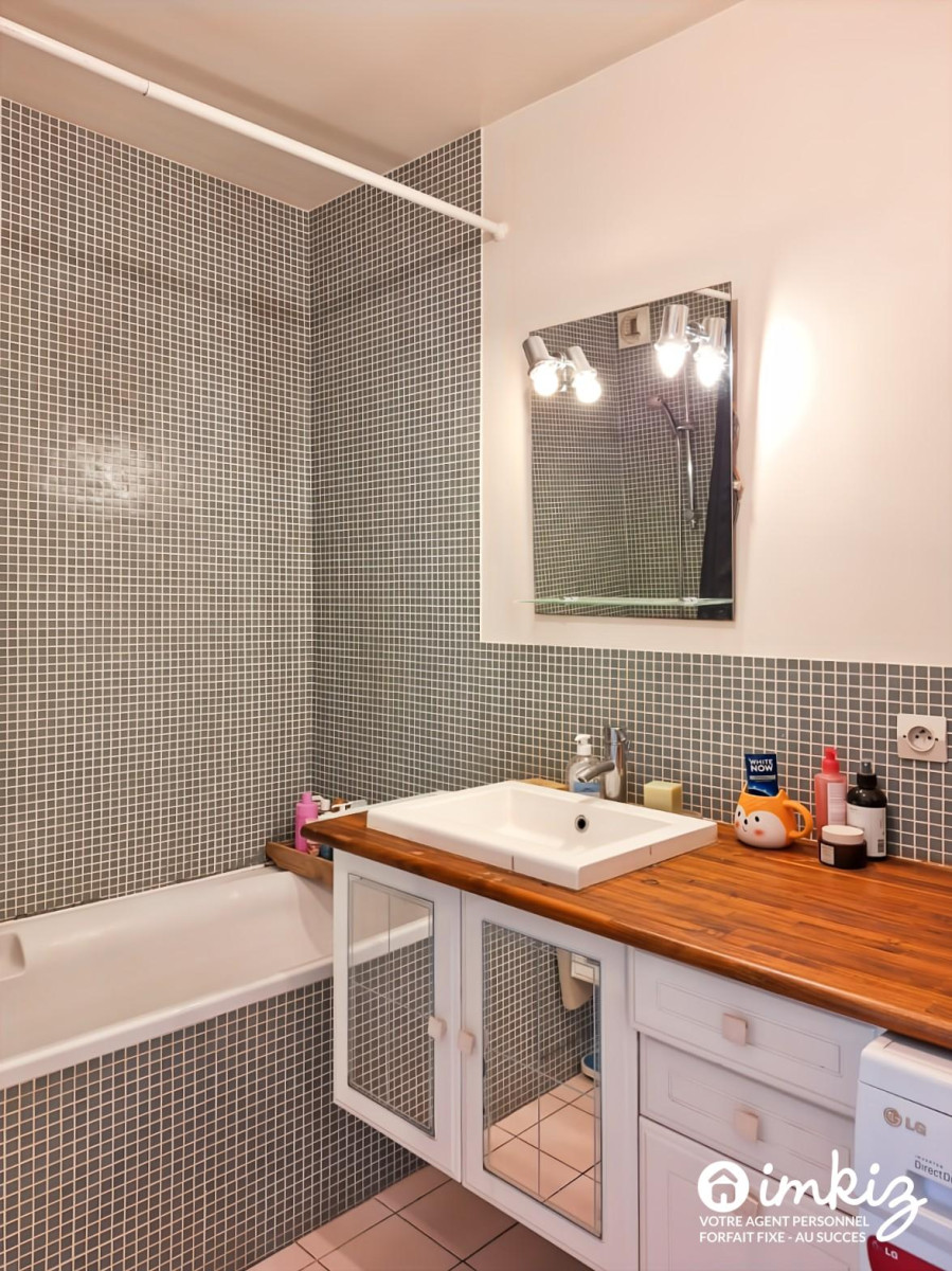 
                                                Vente
                                                 Appartement 3/4 pièces lumineux avec 2 balcons