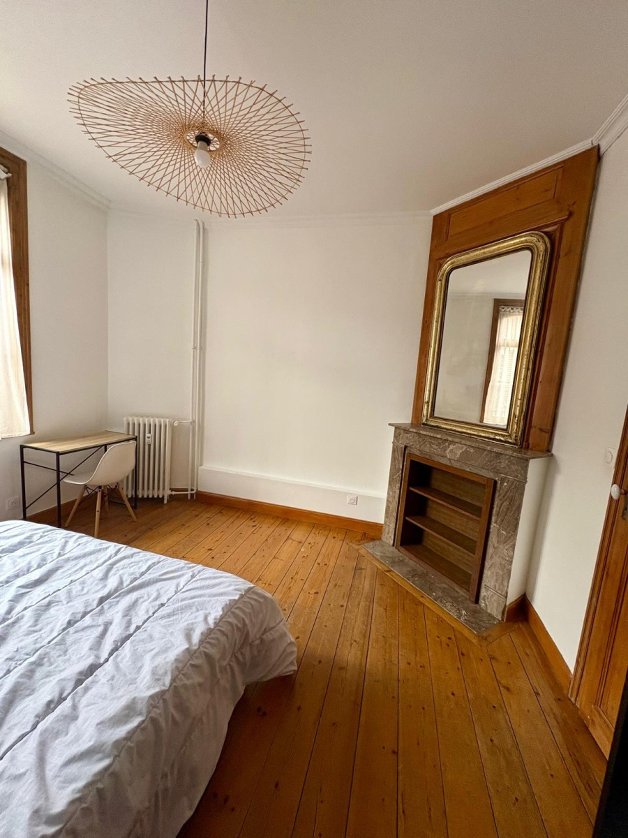 
                                                Location
                                                 Appartement 3 chambres- 102m2 - Lille Centre