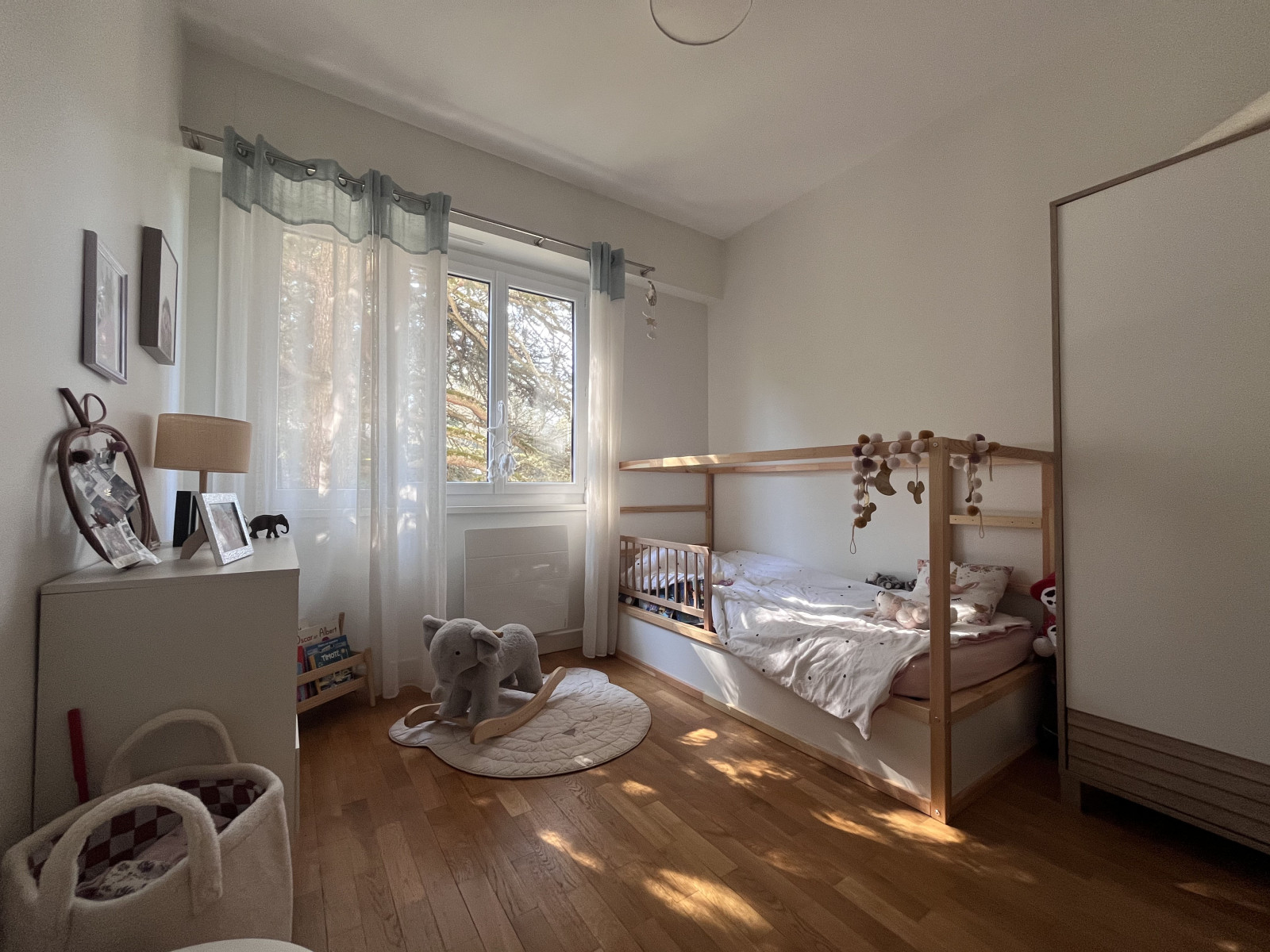 
                                                Vente
                                                 Appartement 3 chambres 123m² dans une résidence avec piscine et tennis