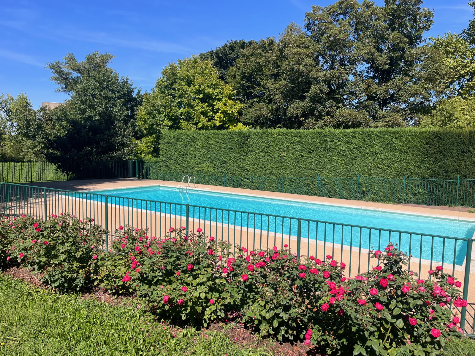 
                                                Vente
                                                 Appartement 3 chambres 123m² dans une résidence avec piscine et tennis