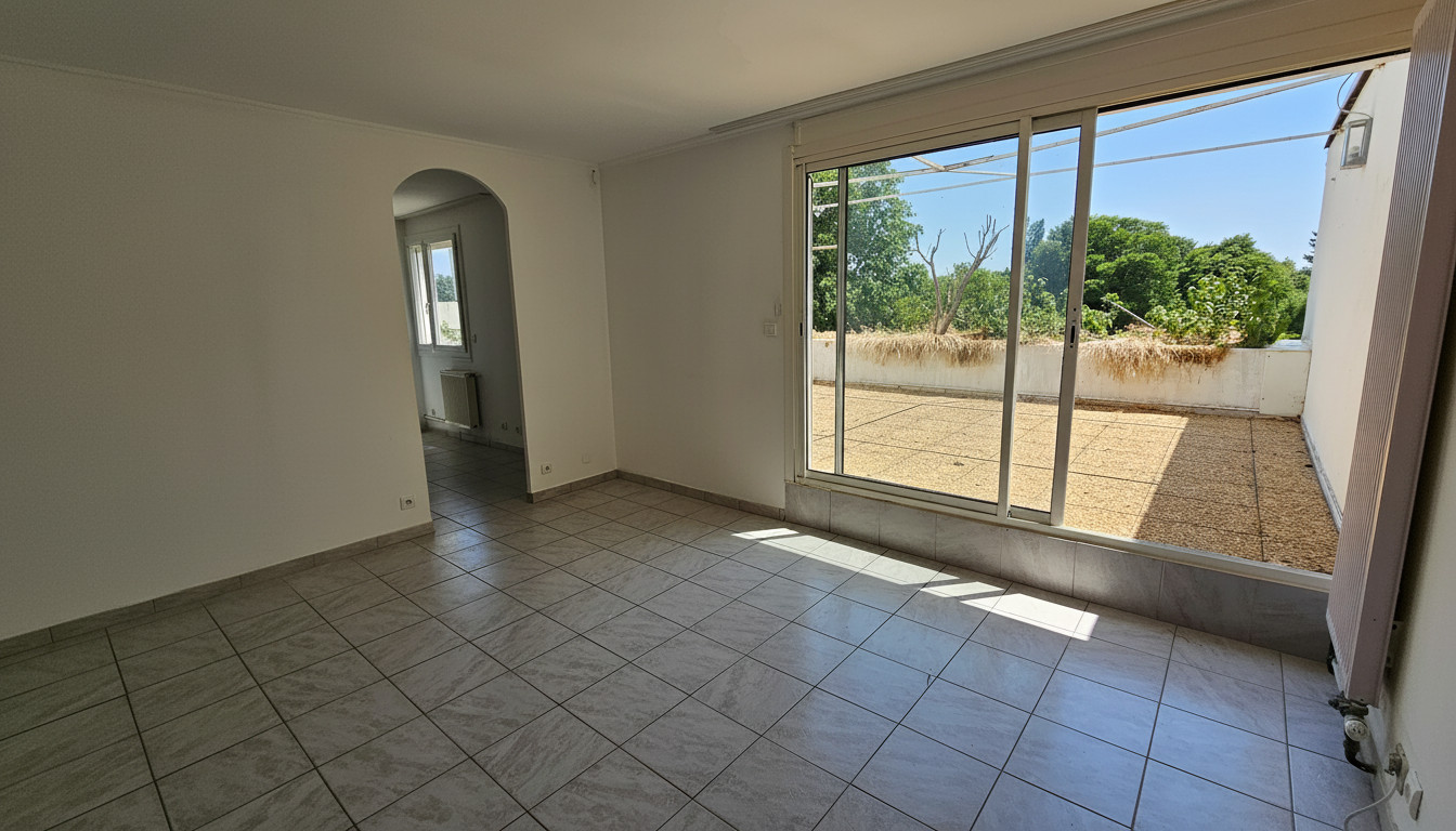 
                                                Vente
                                                 APPARTEMENT 3 CHAMBRES AVEC TERRASSE DE 20 M² FACE AU PARC