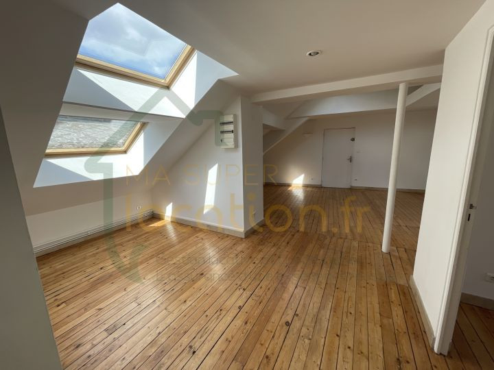 
                                                Location
                                                 Appartement 3 chambres, centre ville
