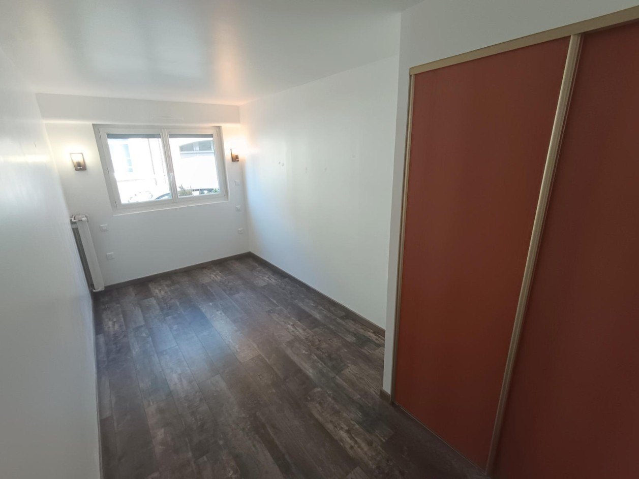 
                                                Vente
                                                 Appartement 3 chambres Henriville Amiens