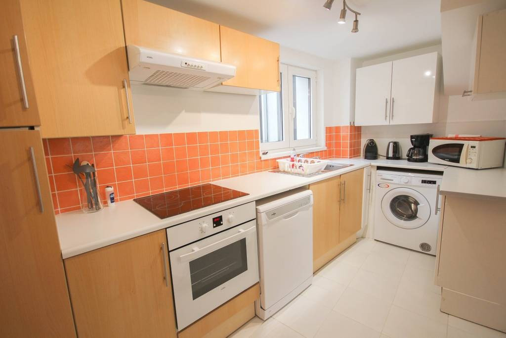 
                                                Location
                                                 Appartement 3 chambres - Opéra - grand place