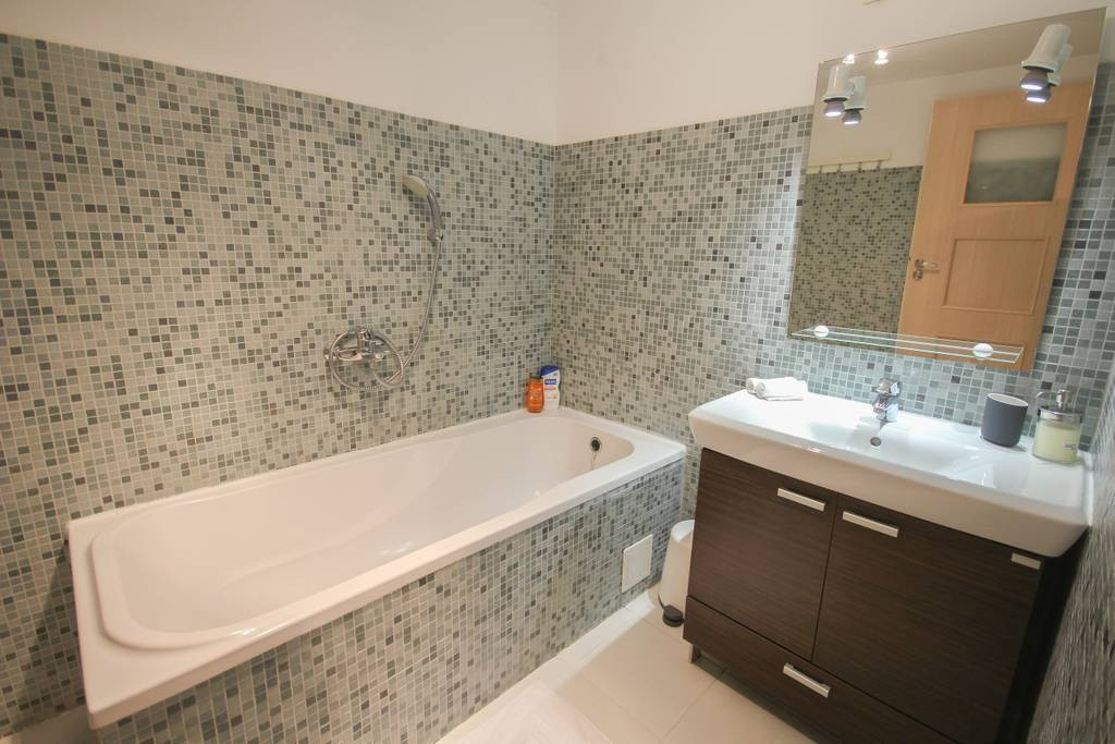 
                                                Location
                                                 Appartement 3 chambres - Opéra - grand place