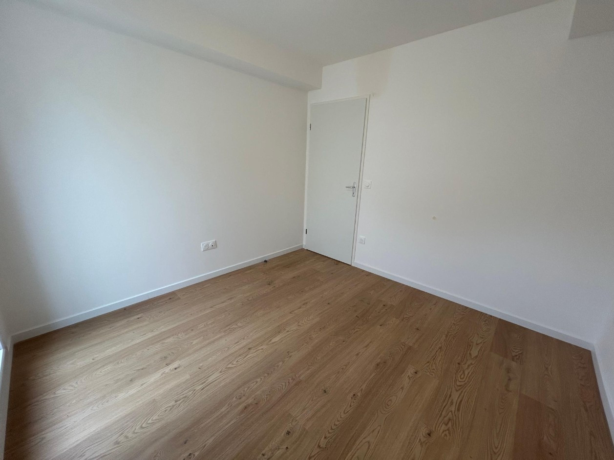
                                                Location
                                                 Appartement 3 chambres terrasse jardin