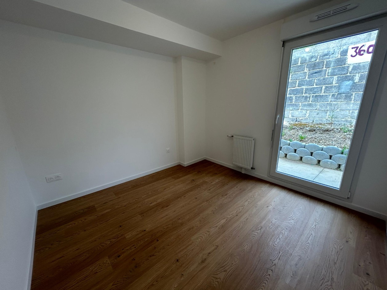 
                                                Location
                                                 Appartement 3 chambres terrasse jardin