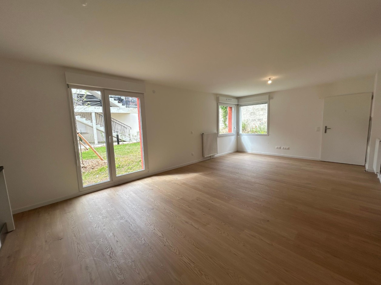 
                                                Location
                                                 Appartement 3 chambres terrasse jardin