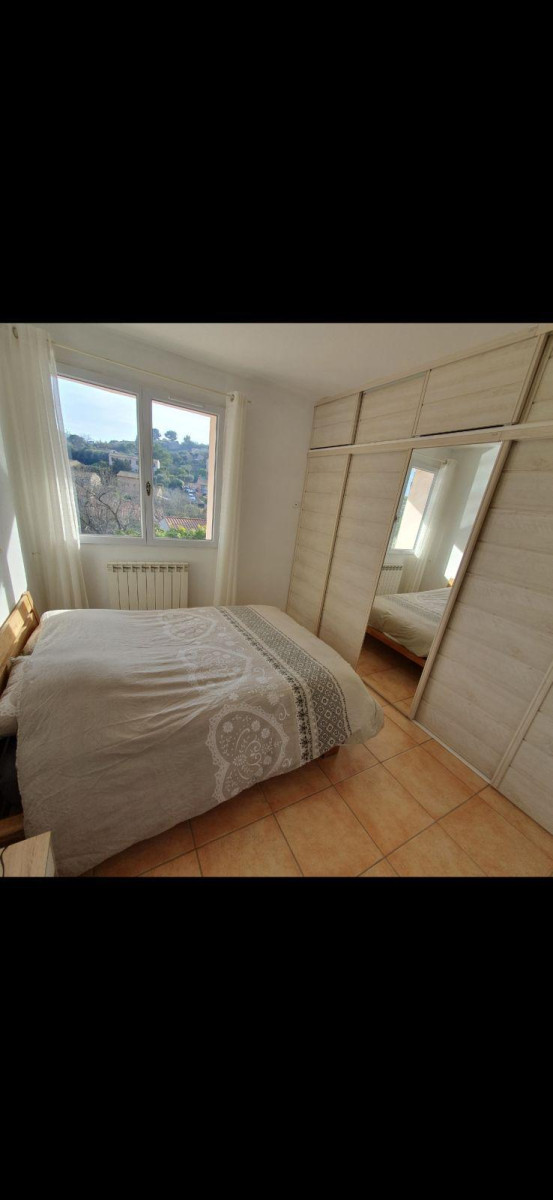 
                                                Location
                                                 Appartement 3 P dans de rez-de-chaussée en villa