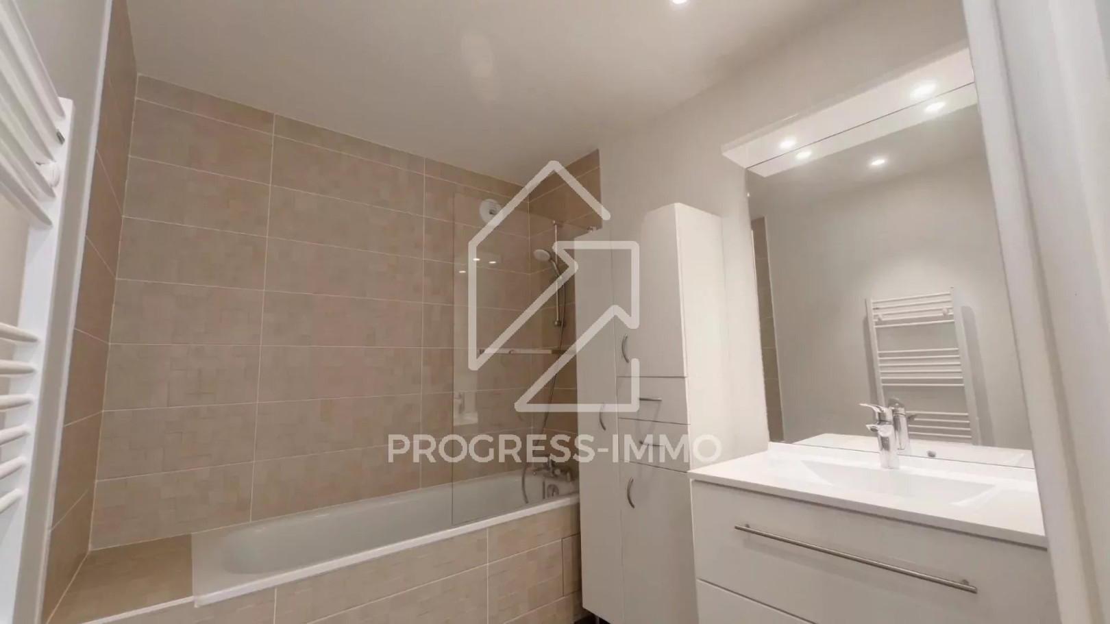 
                                                Location
                                                 Appartement 3 pcs 72.04m² LE PARC