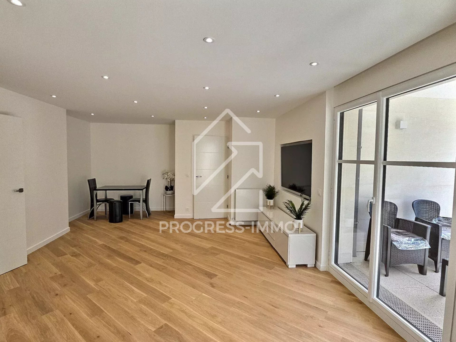 
                                                Location
                                                 Appartement 3 pcs 72.04m² LE PARC