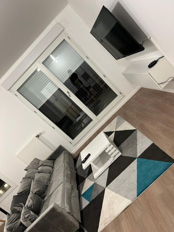
                                                Location
                                                 Appartement 3 pièce à louer