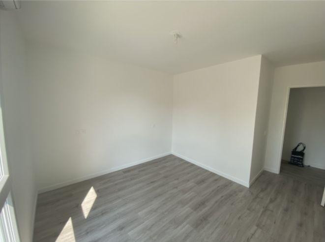 
                                                Location
                                                 Appartement - 3 pièces - 2 chambres 63 m² 🏬