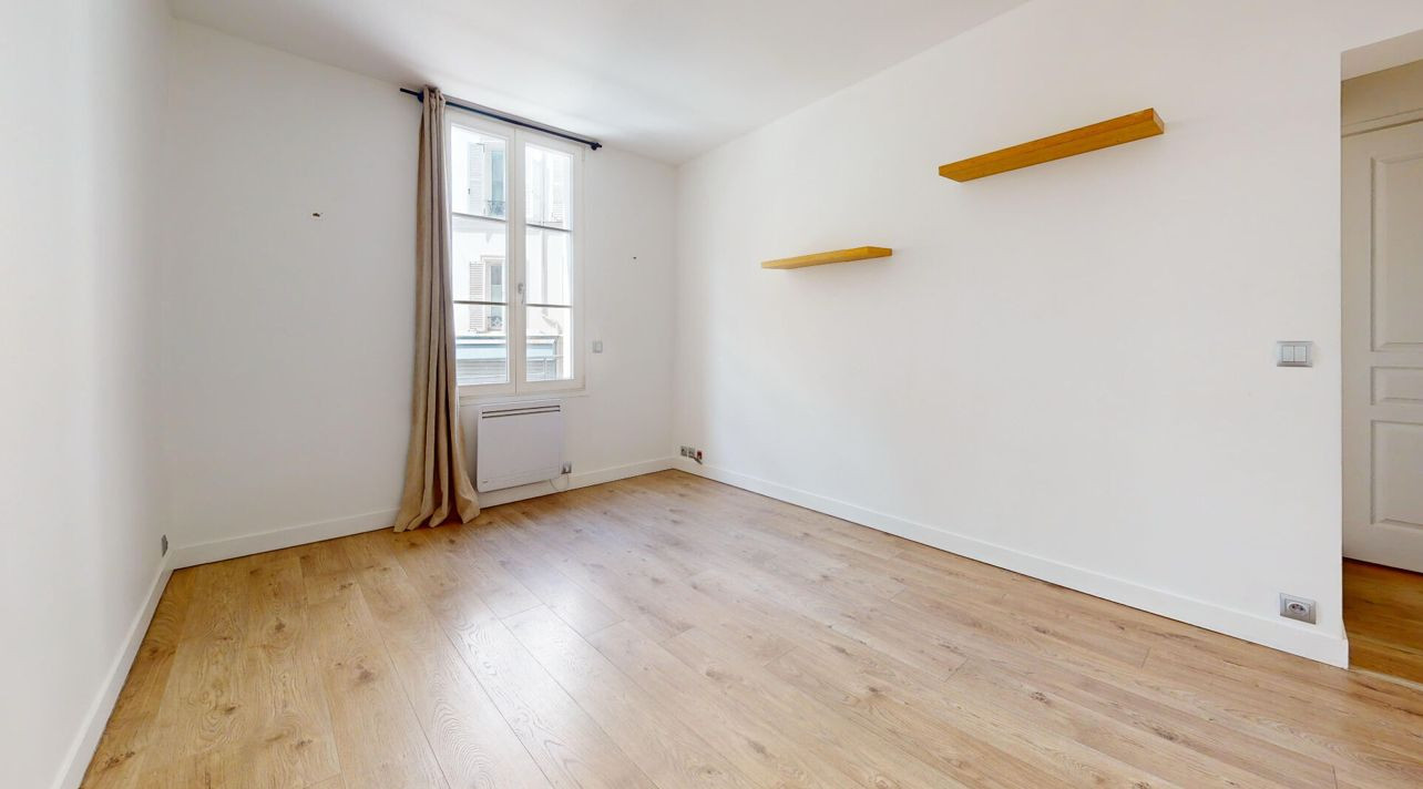 
                                                Location
                                                 Appartement 3 pièces 51m2 Paris 18ieme