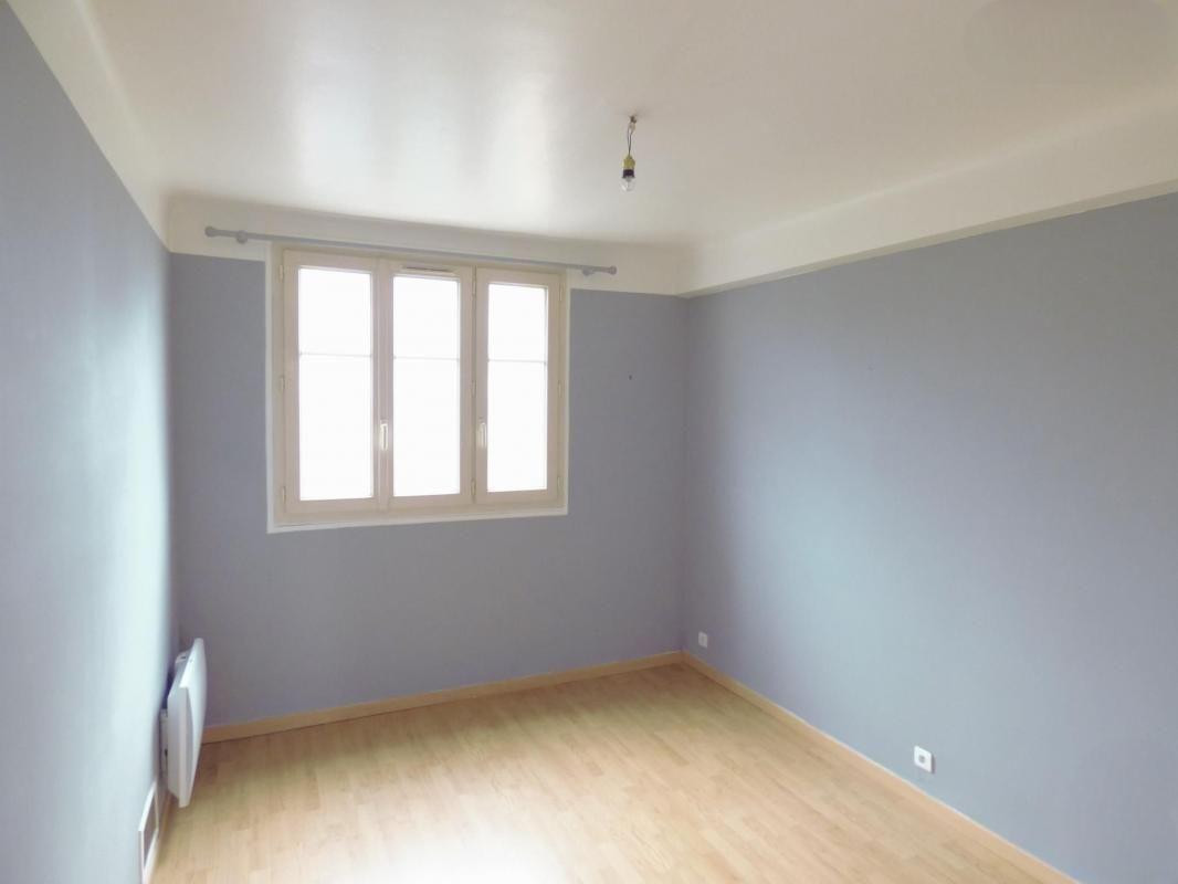 
                                                Location
                                                 Appartement 3 pièces 54 m2 avec balcon