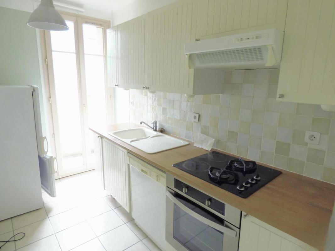 
                                                Location
                                                 Appartement 3 pièces 54 m2 avec balcon