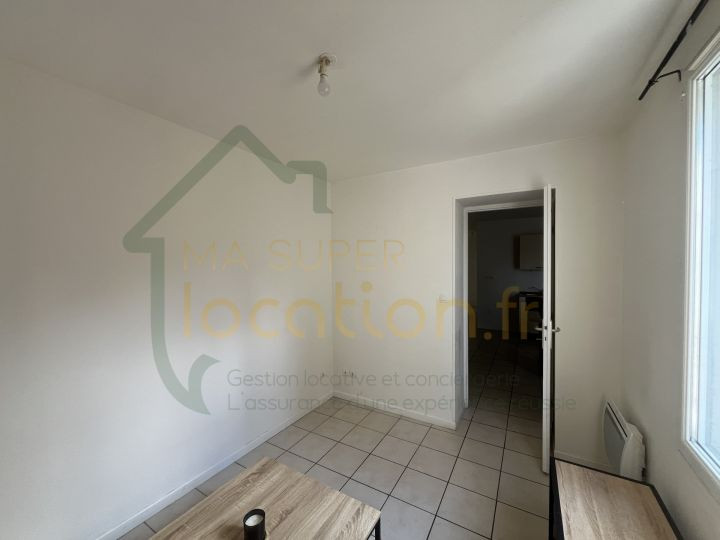 
                                                Location
                                                 Appartement 3 pièces 57m2 à deux pas de la gare et du centre-ville de Saint-Quentin