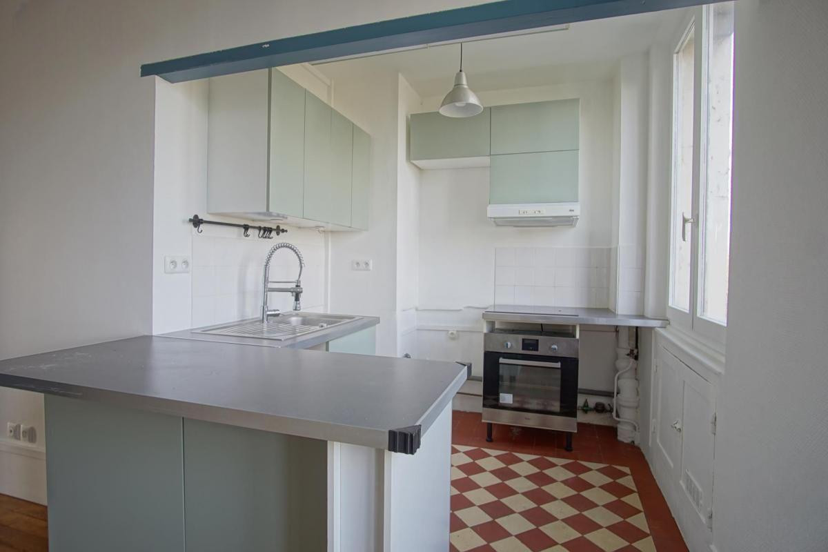 
                                                Location
                                                 Appartement 3 pièces 60 m2 avec balcon