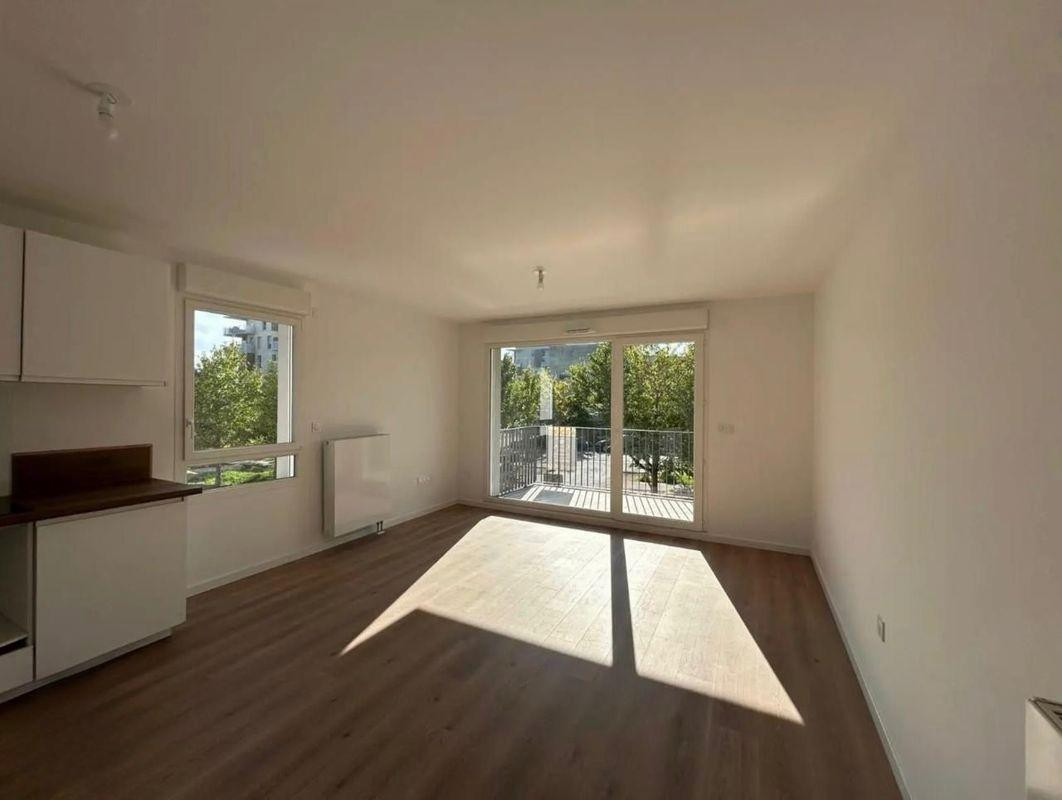 
                                                Location
                                                 Appartement 3 pieces 61 m2