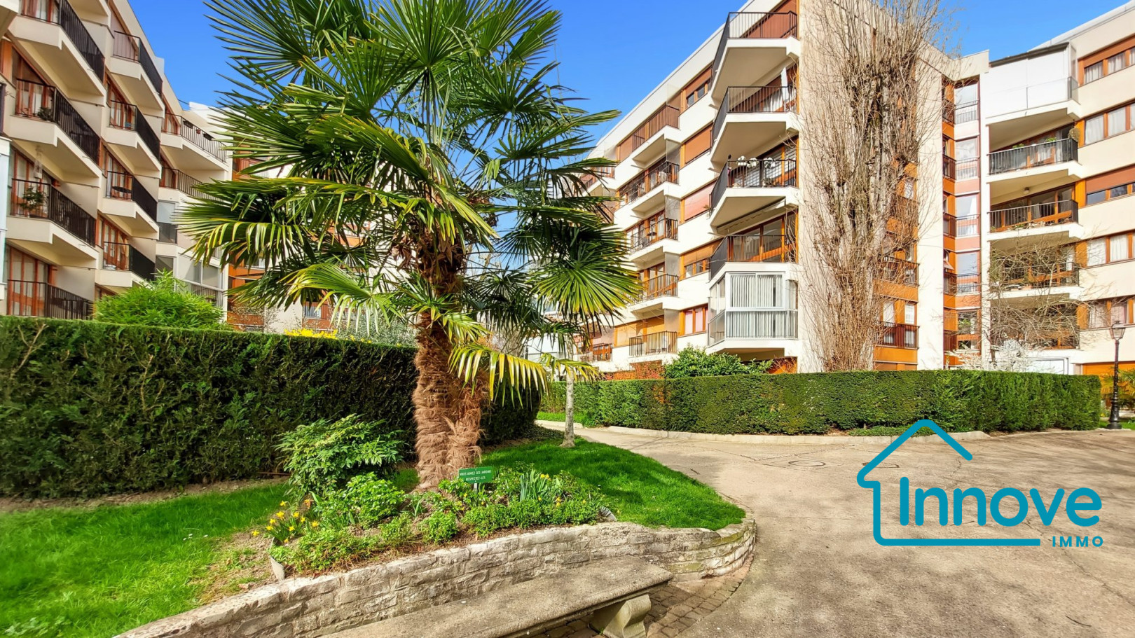 
                                                Vente
                                                 APPARTEMENT 3 PIECES - 65 m² - LE CHESNAY-ROCQUENCOURT