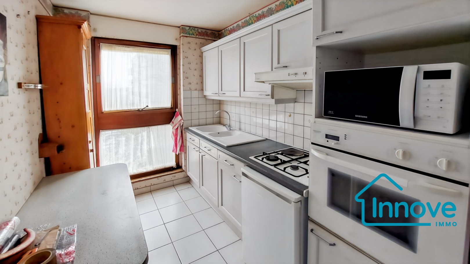 
                                                Vente
                                                 APPARTEMENT 3 PIECES - 65 m² - LE CHESNAY-ROCQUENCOURT