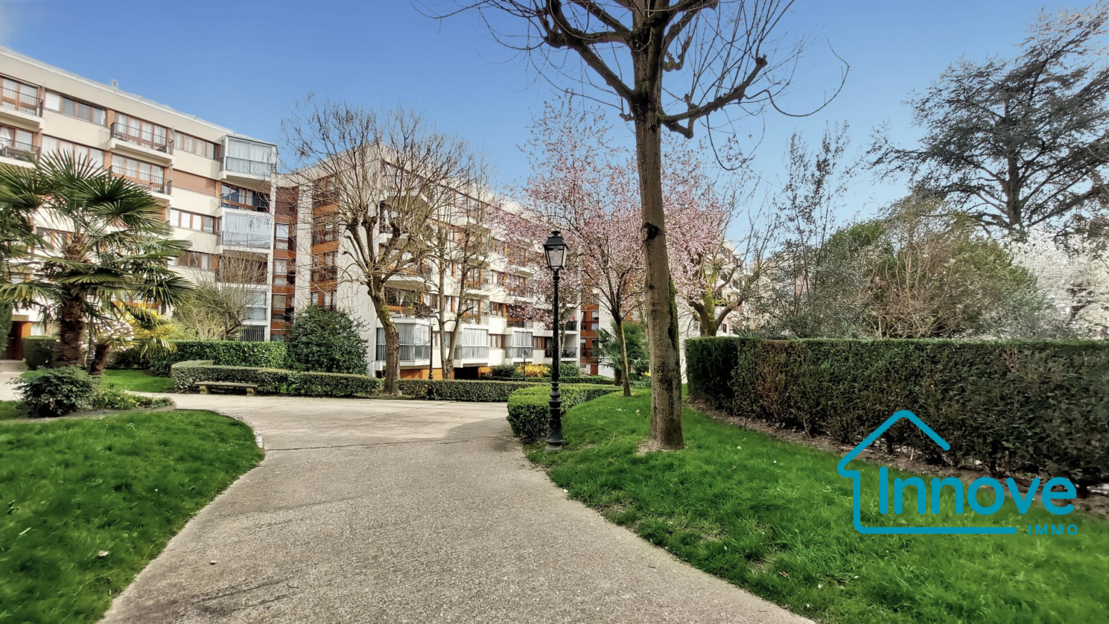 
                                                Vente
                                                 APPARTEMENT 3 PIECES - 65 m² - LE CHESNAY-ROCQUENCOURT