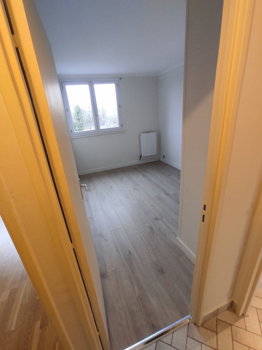 
                                                Location
                                                 Appartement 3 pièces 65m2 Créteil