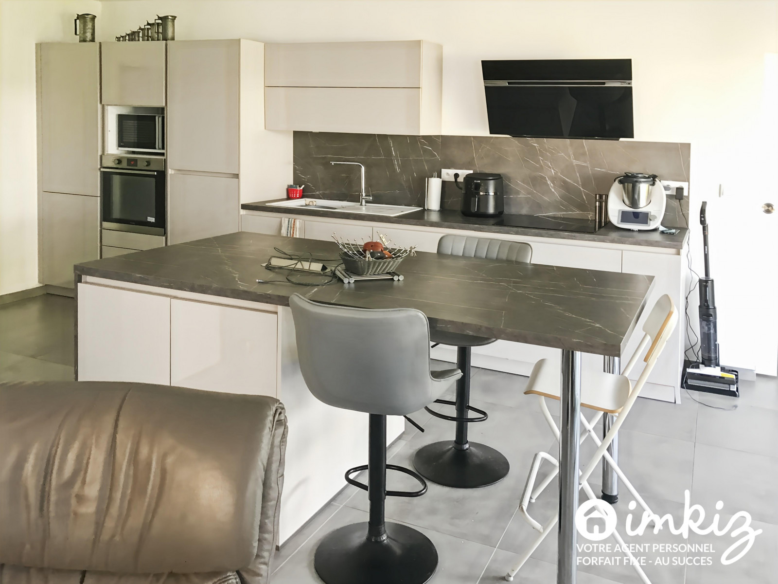 
                                                Vente
                                                 Appartement 3 pièces