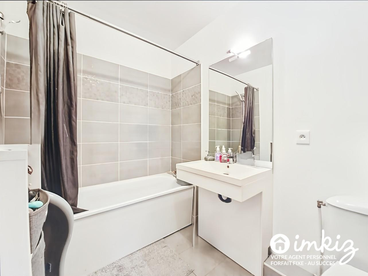 
                                                Vente
                                                 Appartement 3 pièces