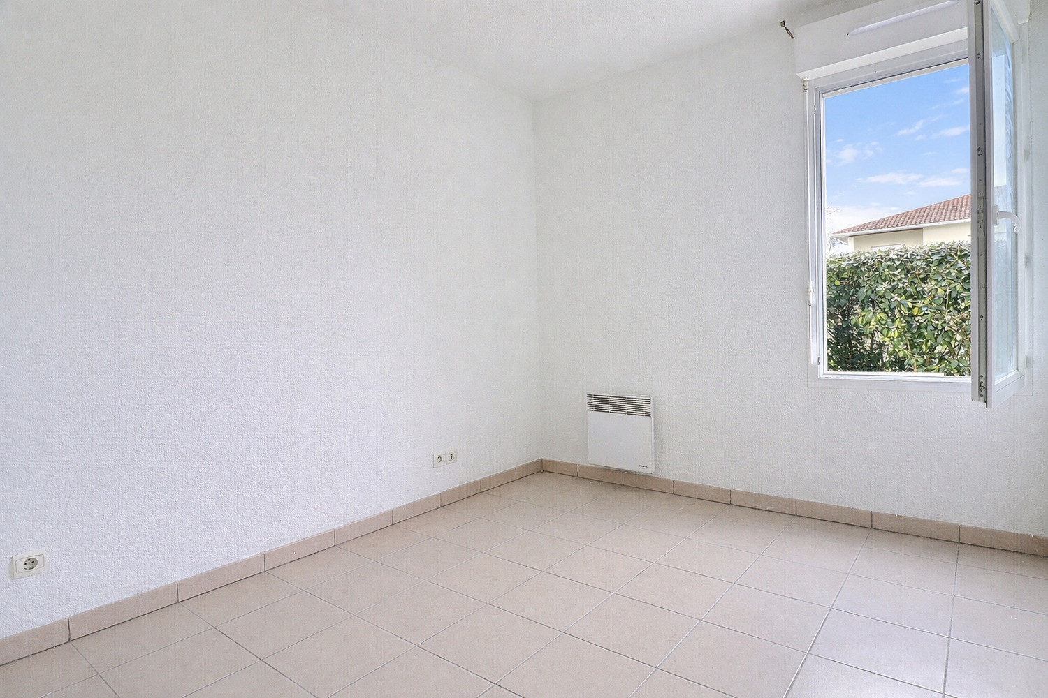 
                                                Vente
                                                 Appartement - 3 pièces - 69 m² - Saint-Gervai