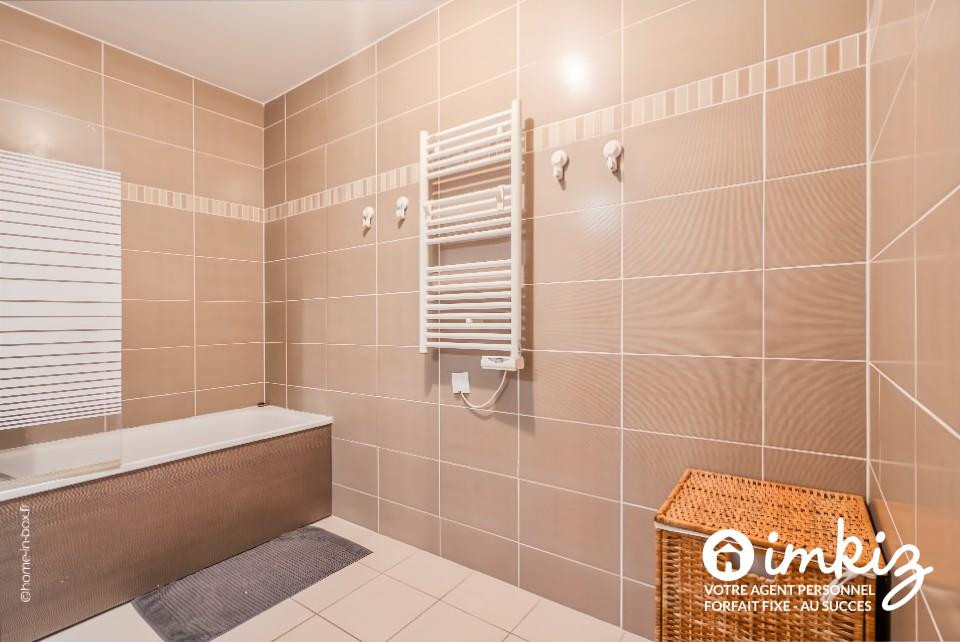 
                                                Vente
                                                 Appartement 3 pièces