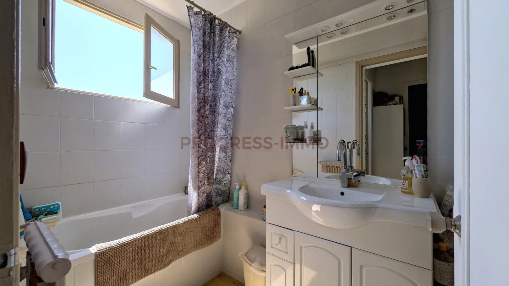 
                                                Vente
                                                 Appartement 3 pièces