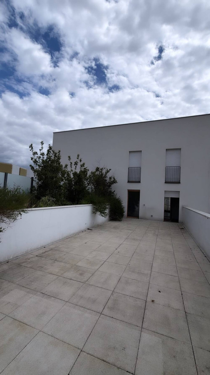 
                                                Location
                                                 Appartement 3 pièces