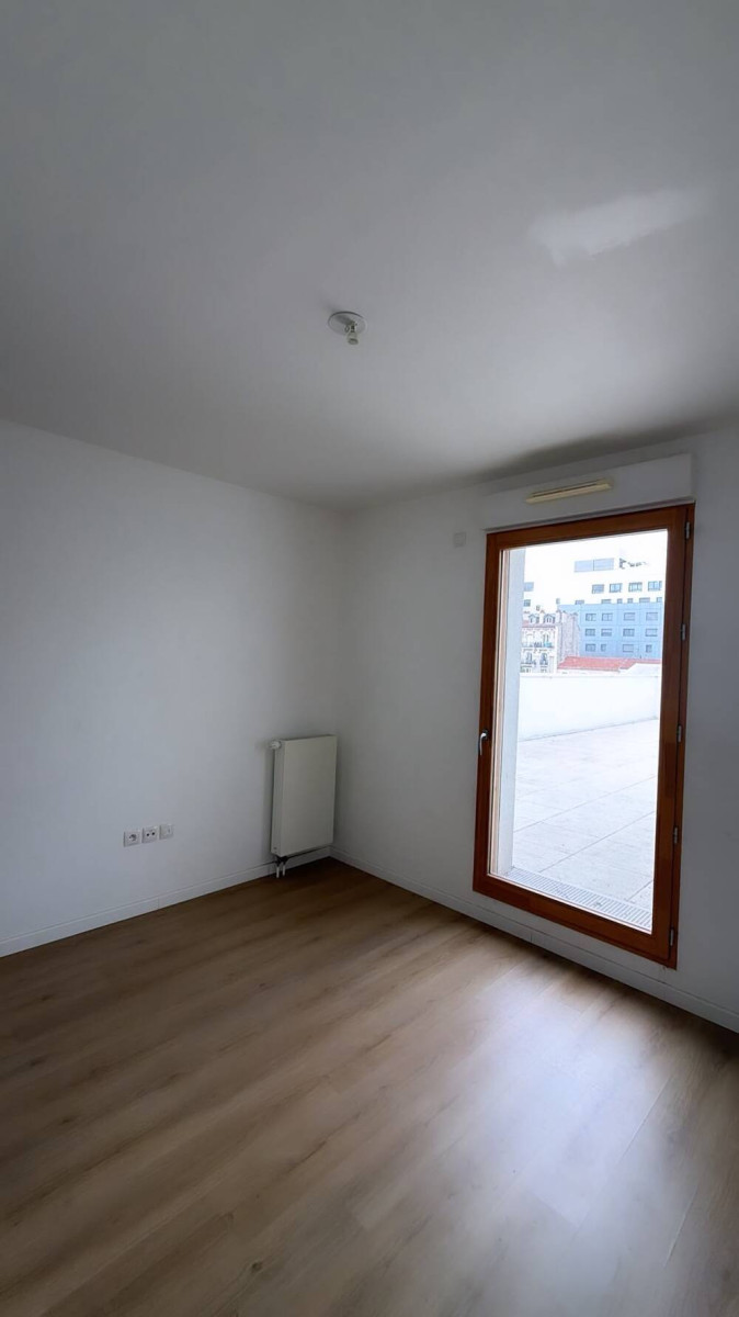 
                                                Location
                                                 Appartement 3 pièces
