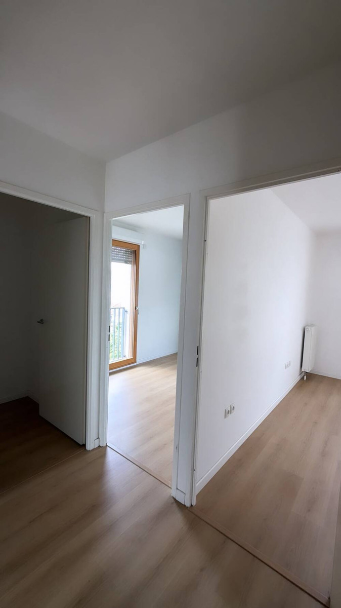 
                                                Location
                                                 Appartement 3 pièces