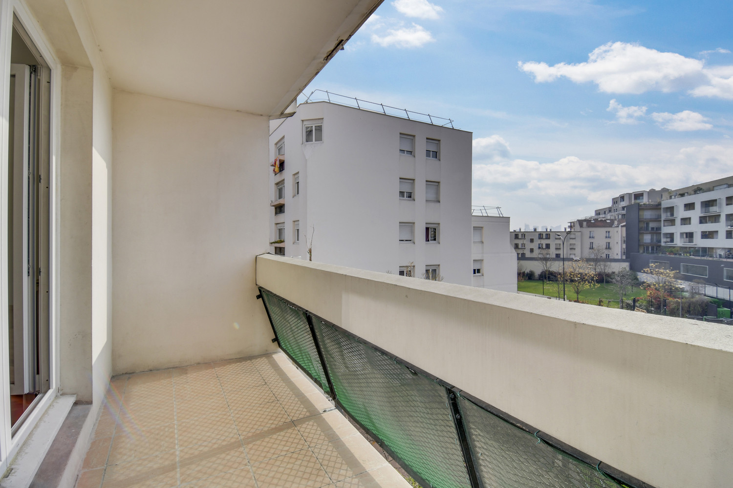 
                                                Location
                                                 Appartement 3 pièces