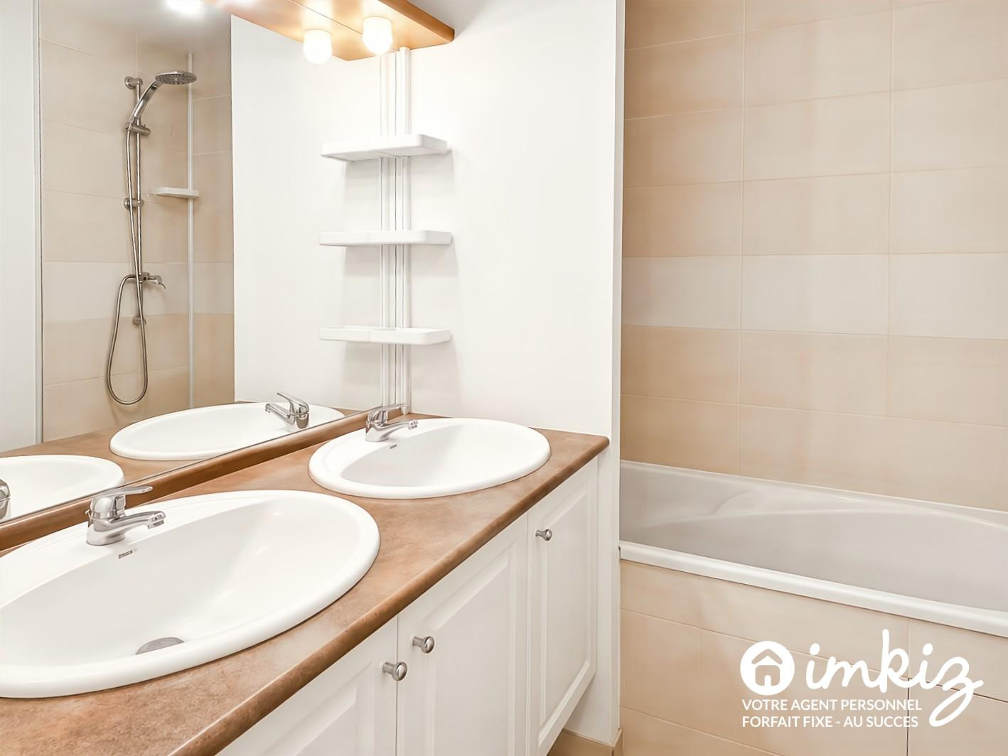 
                                                Vente
                                                 Appartement 3 pièces