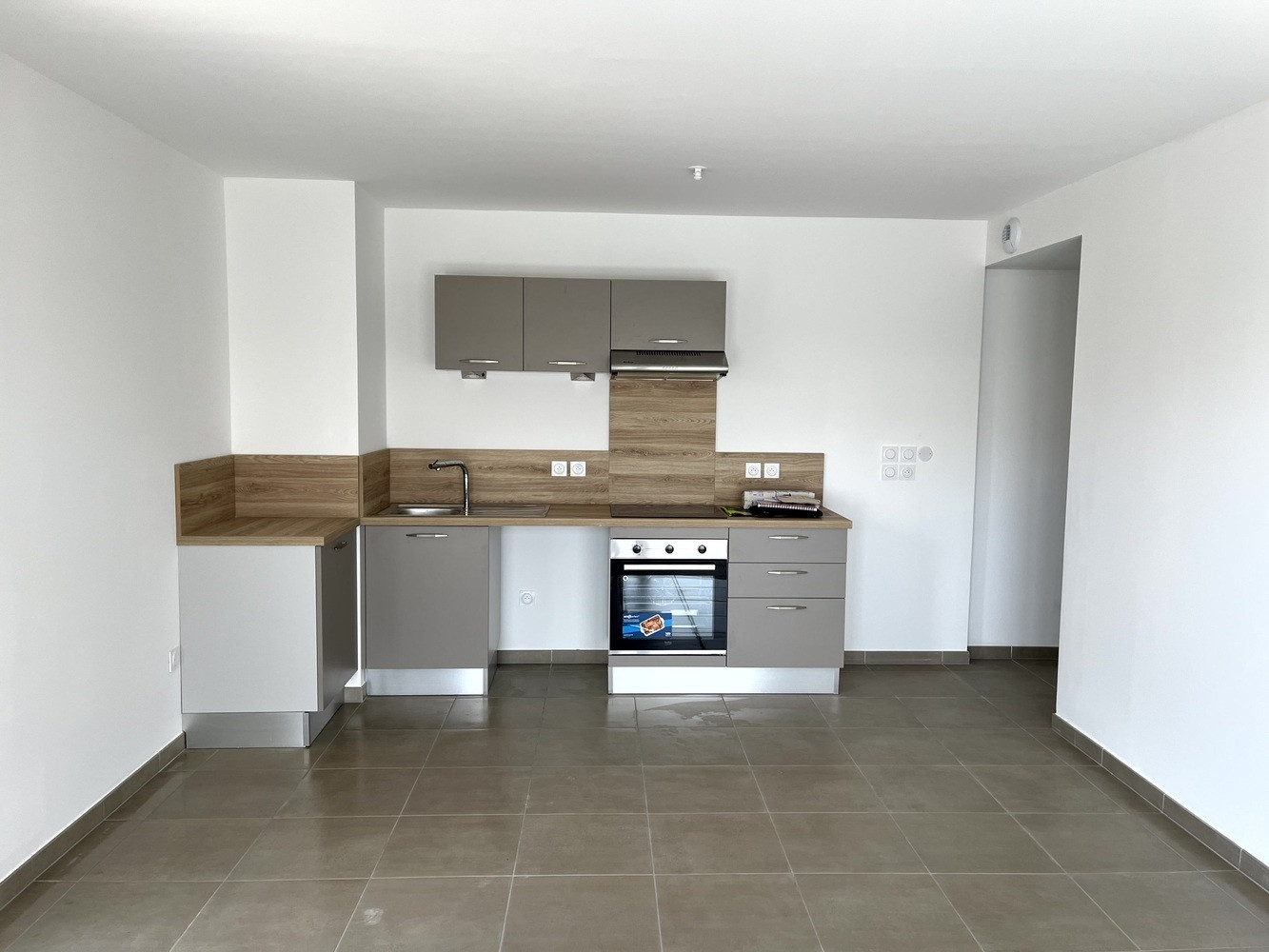 
                                                Location
                                                 Appartement 3 pièces