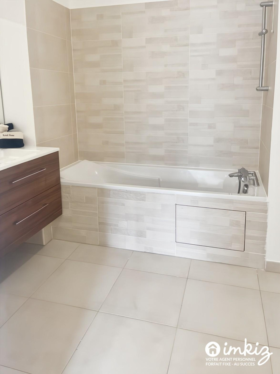 
                                                Vente
                                                 Appartement 3 pièces