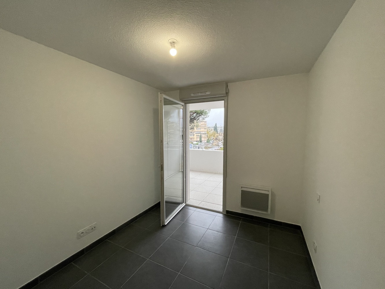 
                                                Location
                                                 Appartement 3 pièces