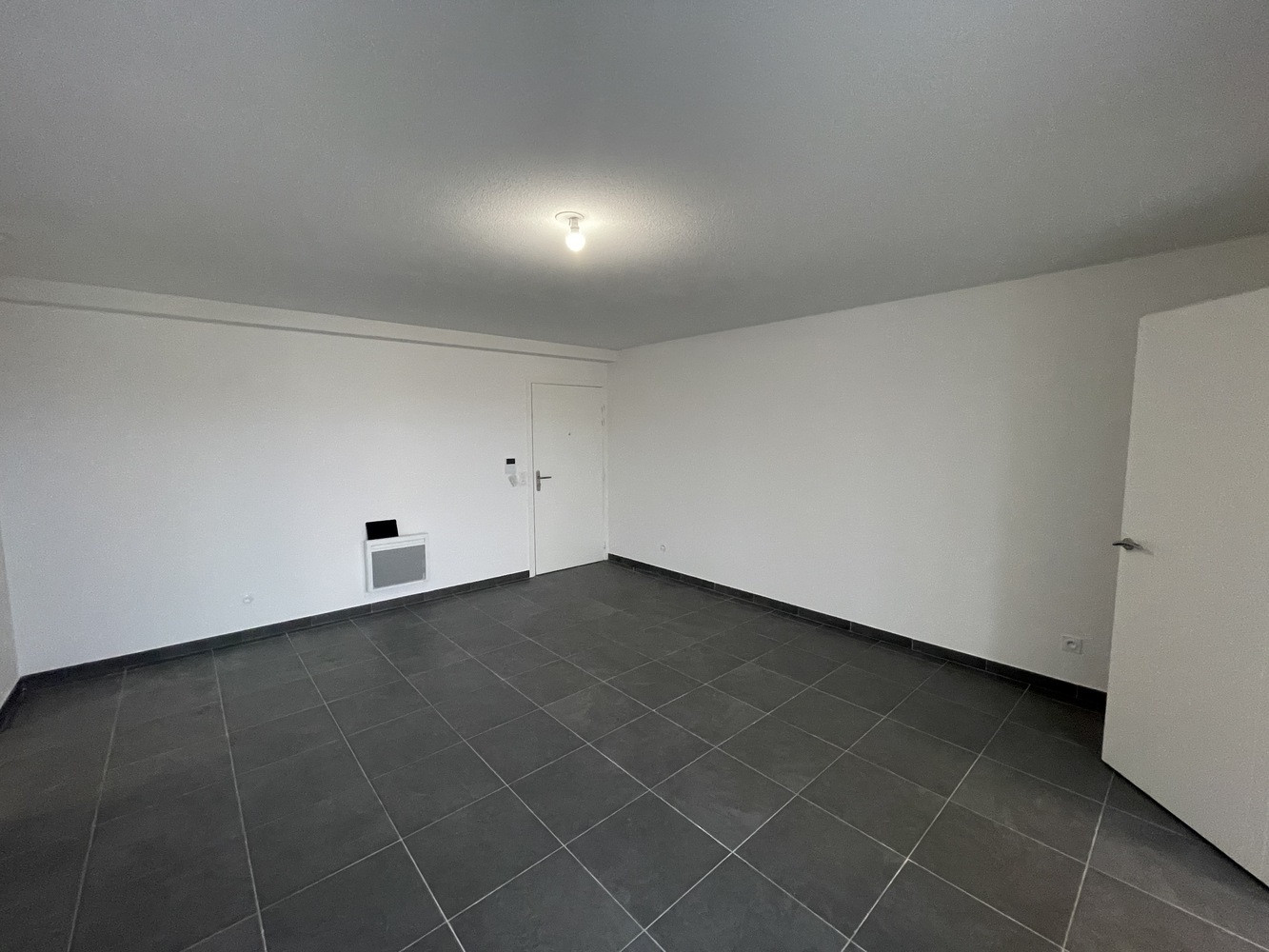 
                                                Location
                                                 Appartement 3 pièces