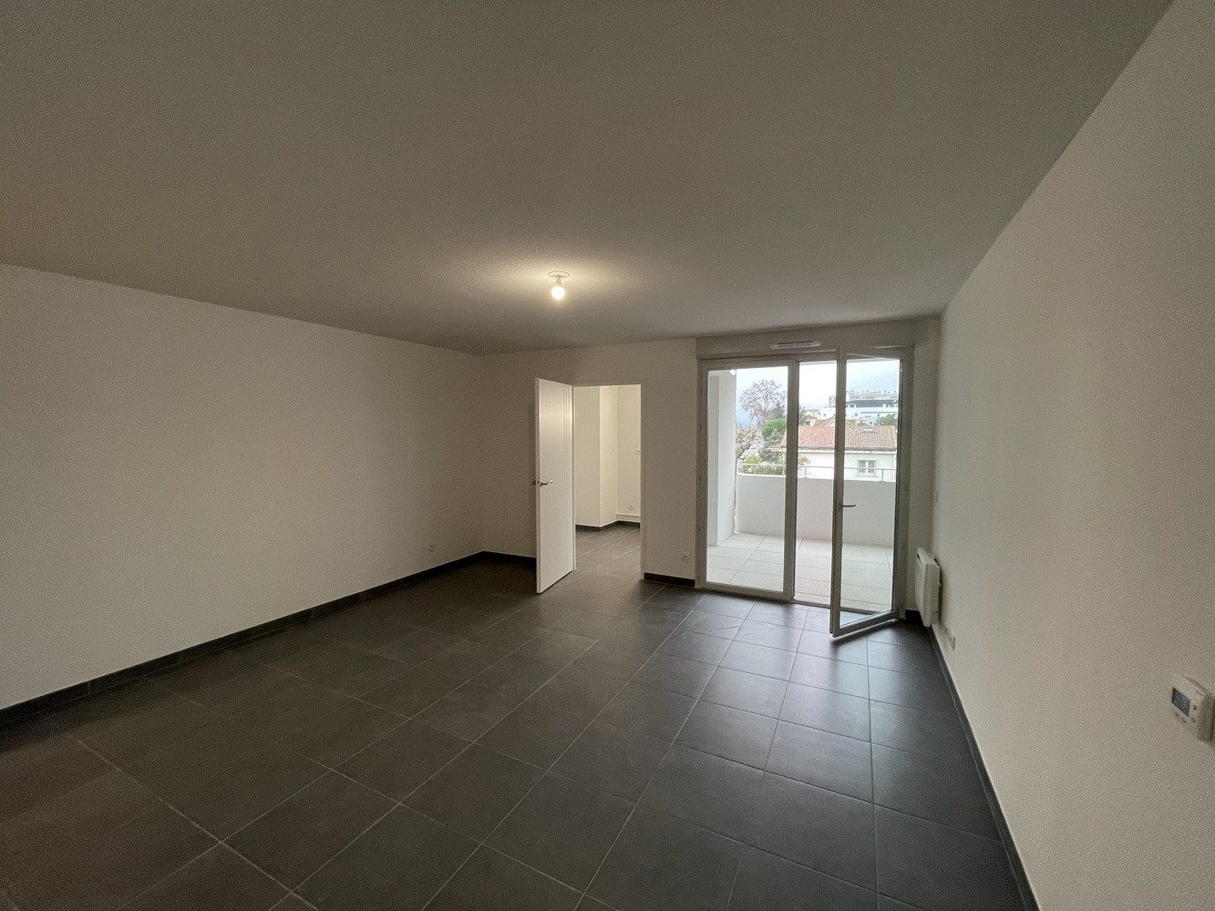 
                                                Location
                                                 Appartement 3 pièces