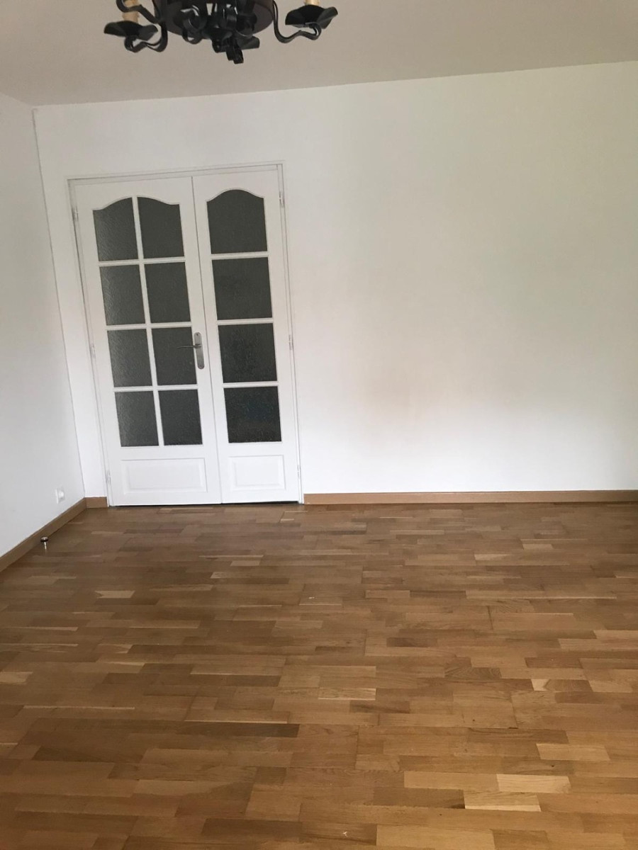 
                                                Location
                                                 Appartement 3 pièces