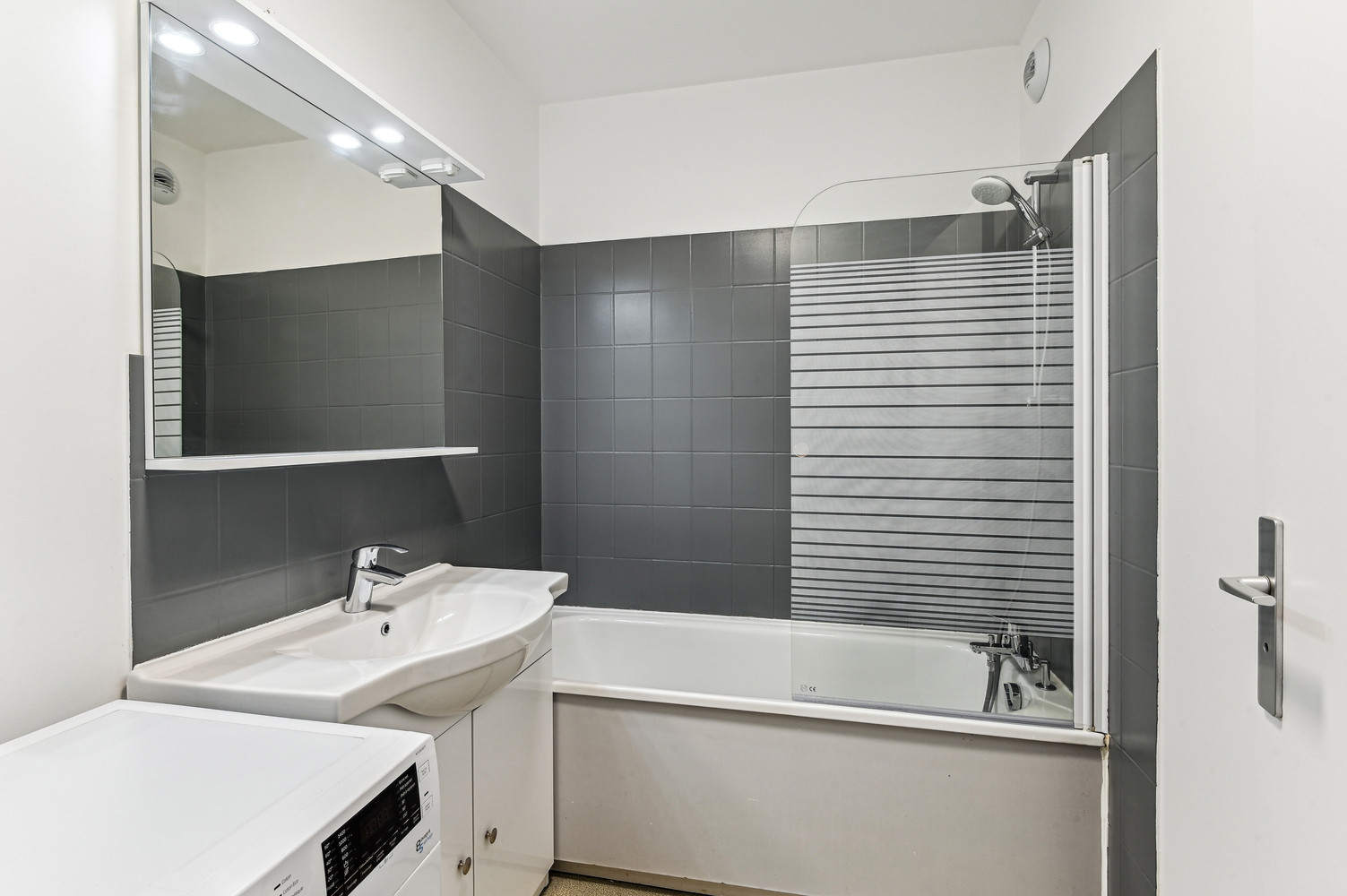 
                                                Location
                                                 Appartement 3 pièces